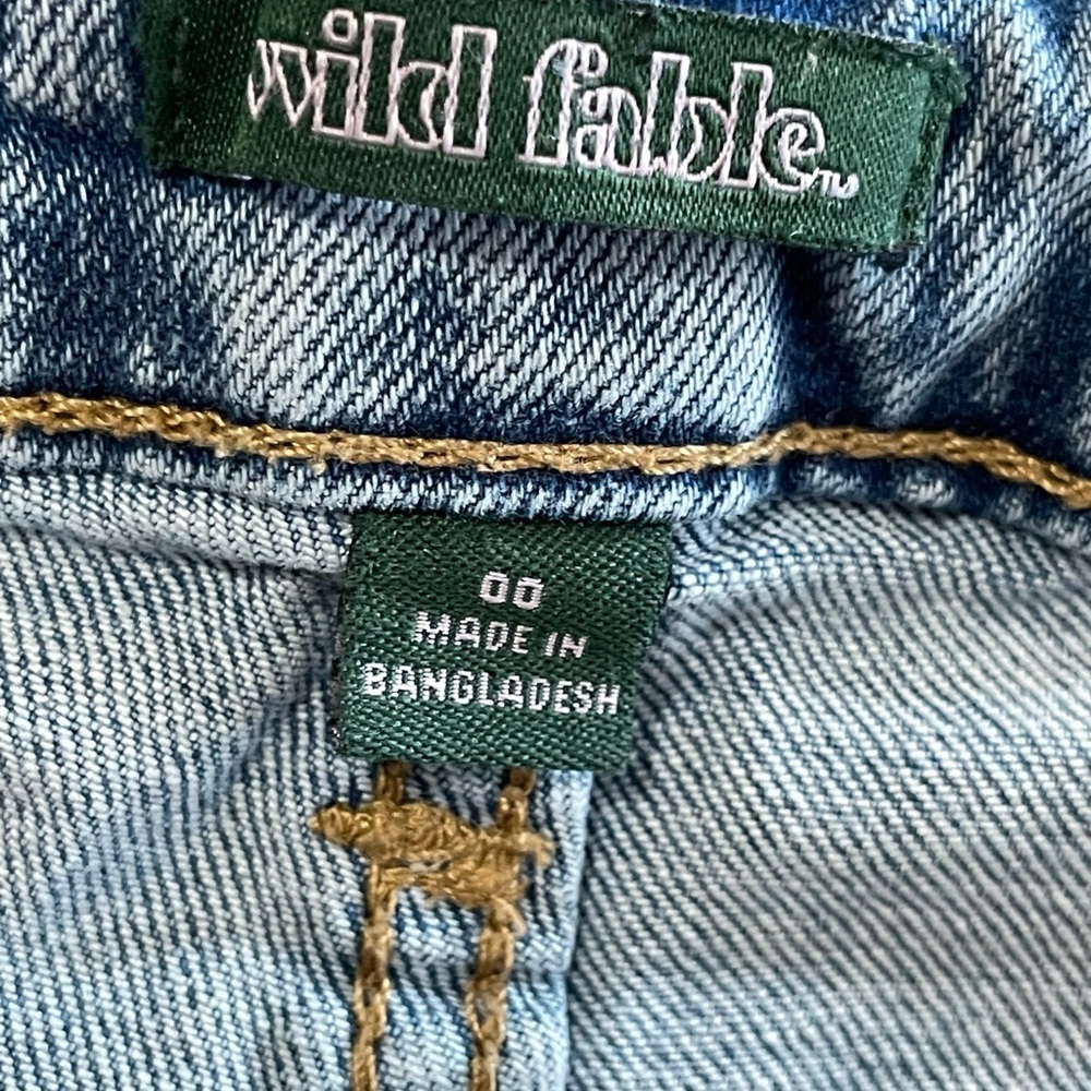 Wild Fable Women's high rise
Straight Leg Distressed Jeans - Light Blue size 00 - Picture 5 of 8